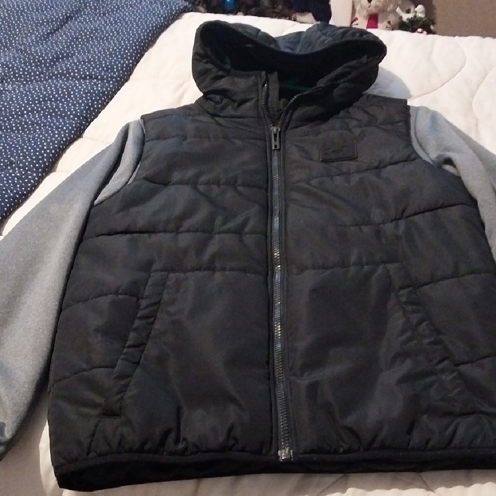 Under Armour Kids Black and Gray Puffer Jacket